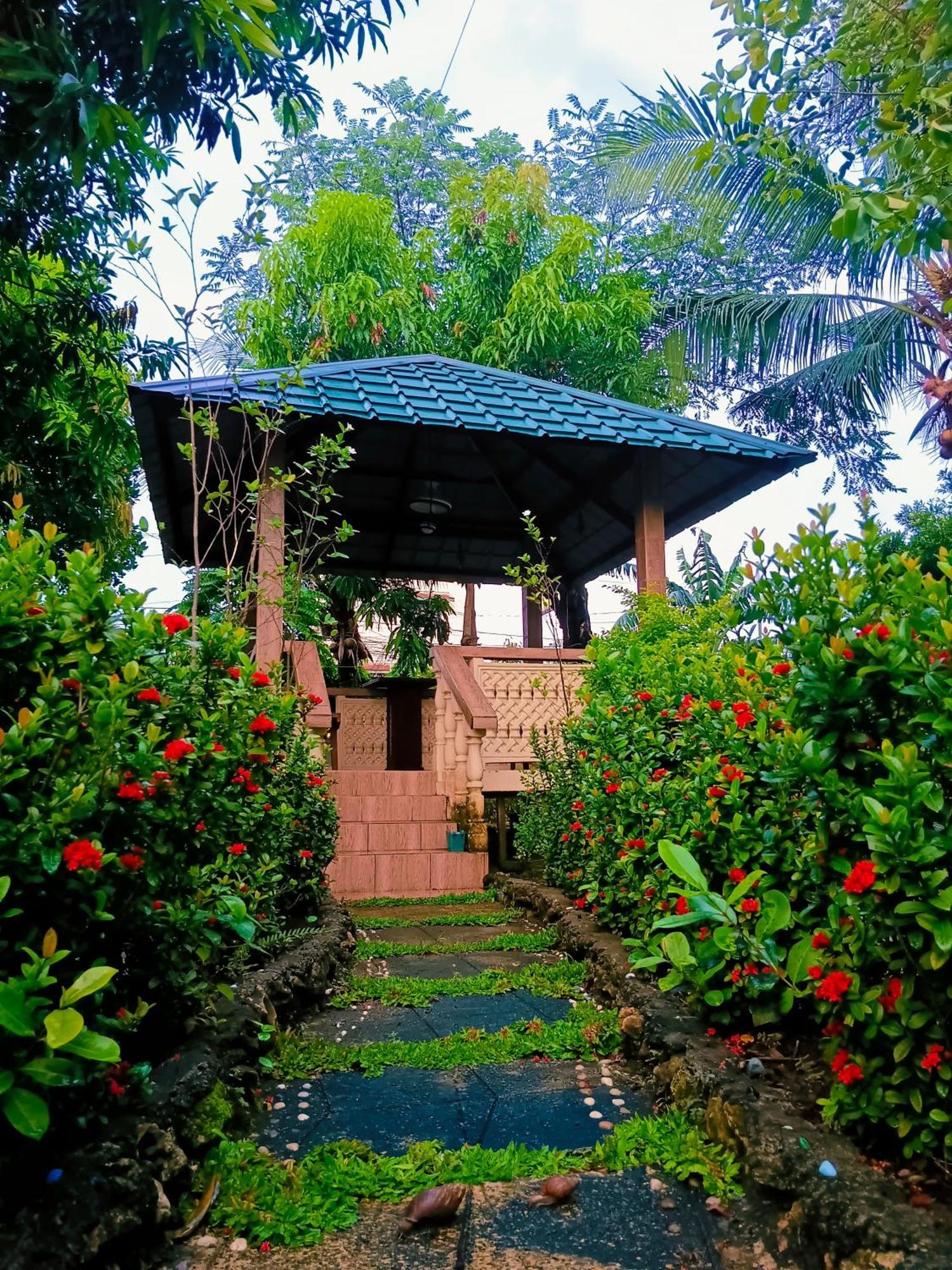 Monte Rio Gardens Bed & Breakfast Alaminos Exterior foto